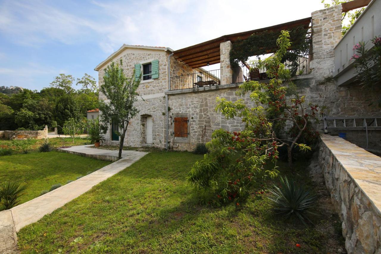 Apartments Tarragon Ugrinici Екстер'єр фото