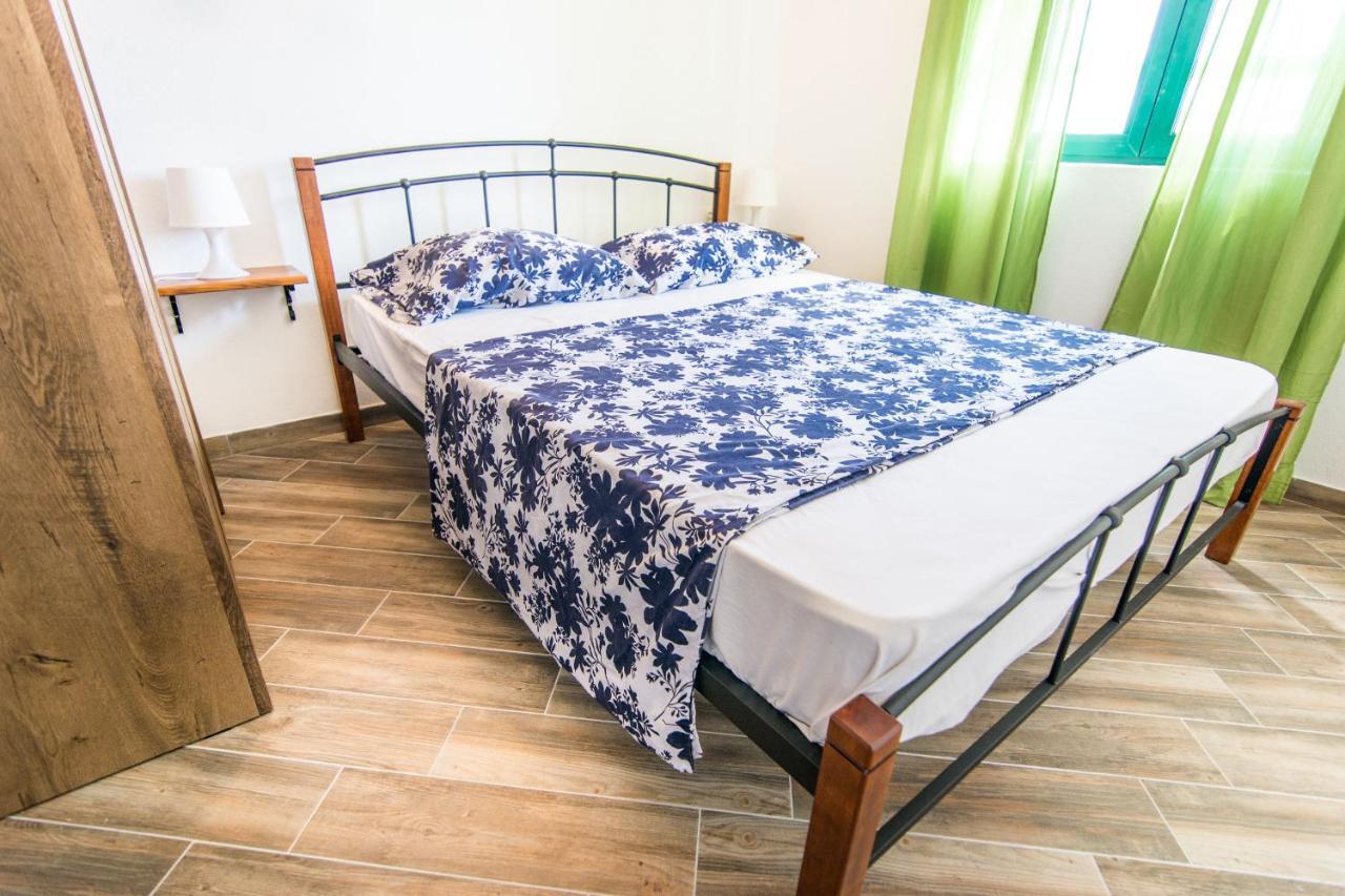 Apartments Tarragon Ugrinici Екстер'єр фото